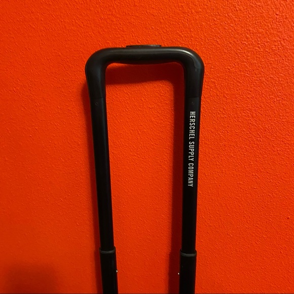 Herschel Supply Company Outfitter Wheelie Luggage 50L Raven Crosshatch AS IS - Picture 7 of 8